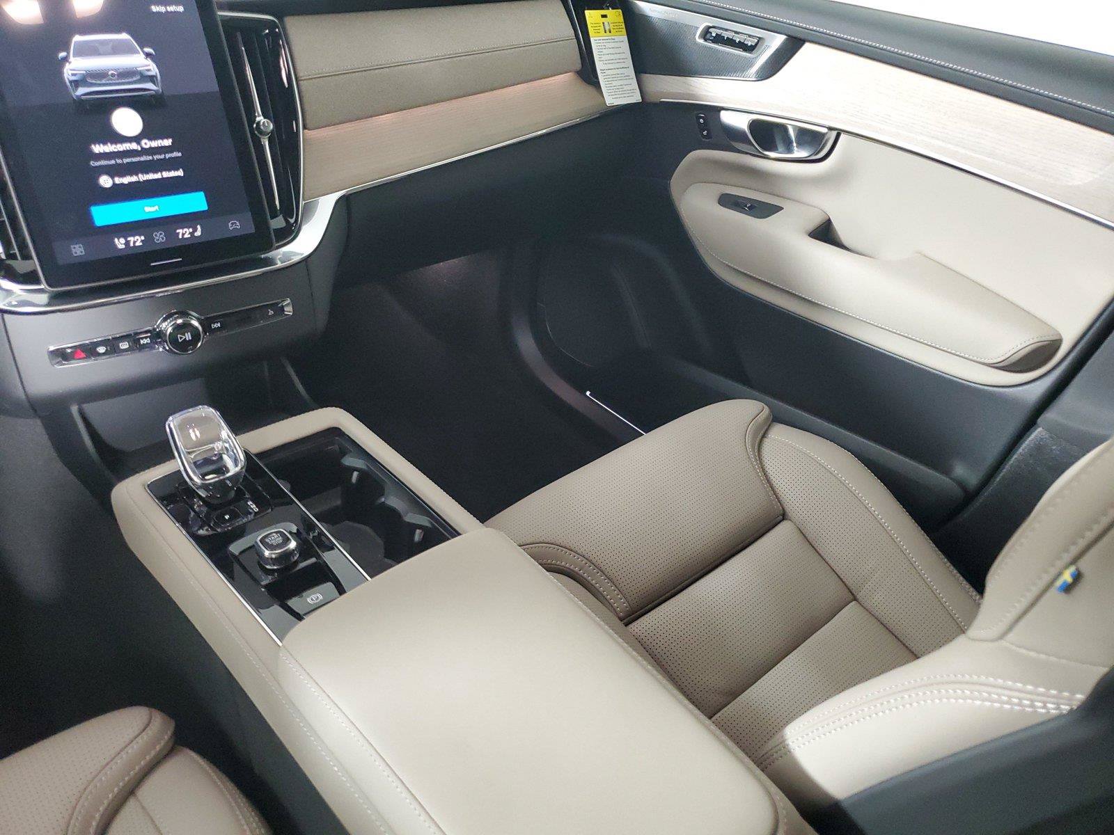 New 2027 Volvo XC90 B6 Ultra AWD/4WD image 17