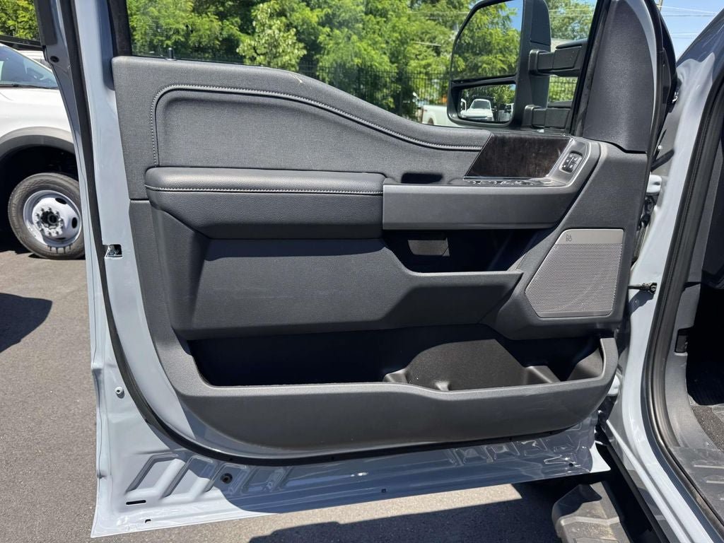 New 2026 Ford F250 Lariat w/ Black Appearance Package AWD/4WD image 9