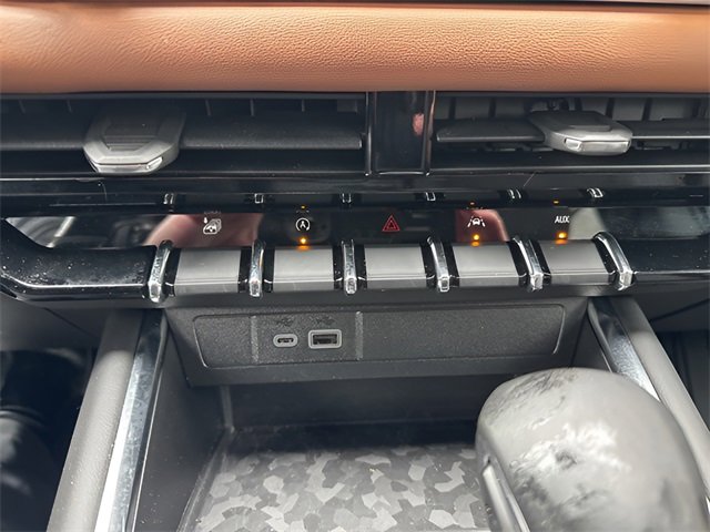 Used 2024 GMC Canyon AT4 image 26