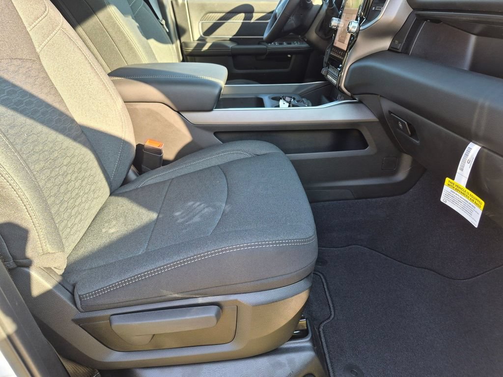 New 2026 RAM 3500 Big Horn AWD/4WD image 28