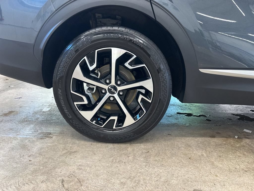 Certified 2024 Kia Sportage EX AWD/4WD image 40