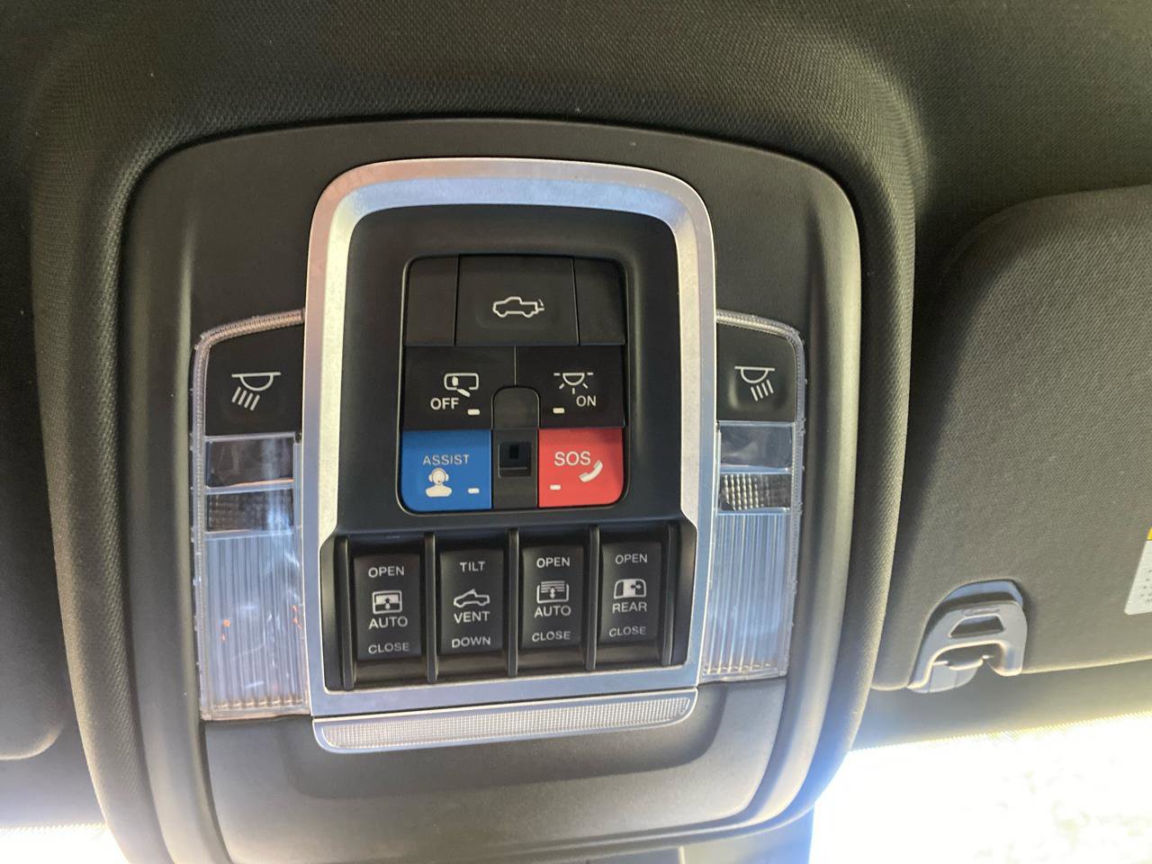 Used 2021 RAM 1500 Laramie w/ Sport Appearance Package AWD/4WD image 23