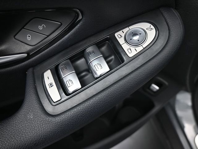 Used 2018 Mercedes-Benz GLC 300 image 13