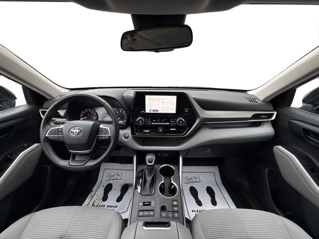 Used 2024 Toyota Highlander LE image 30