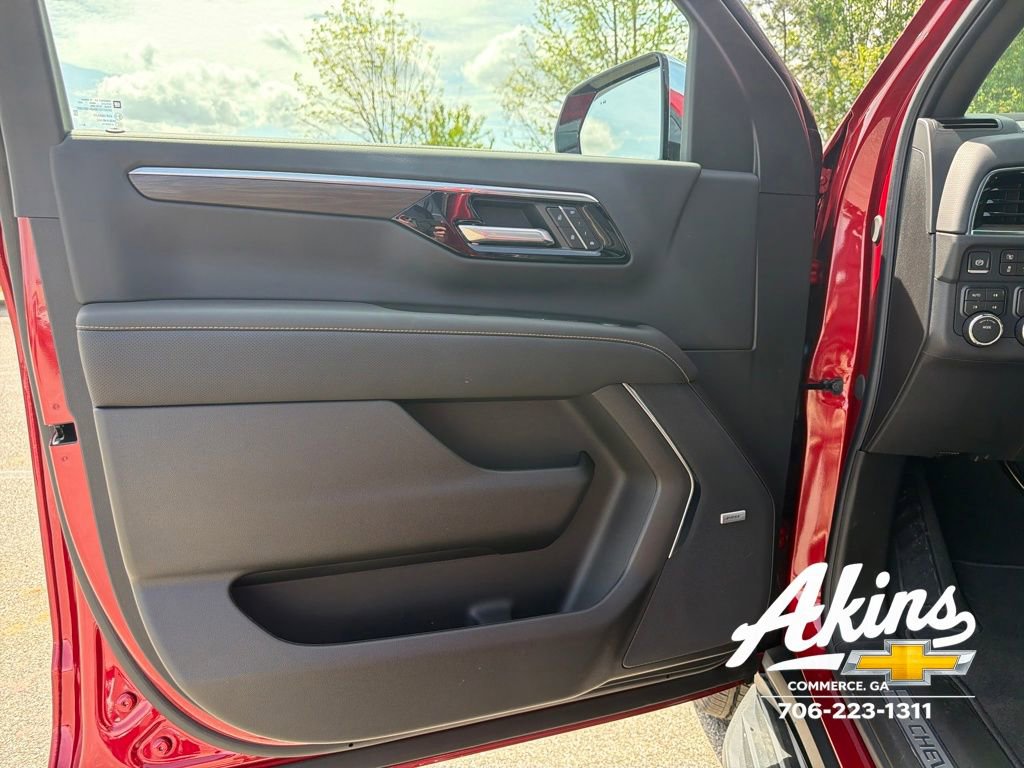 New 2026 Chevrolet Suburban Premier w/ Sun And Tow Package image 17