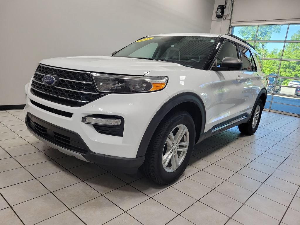 Used 2021 Ford Explorer XLT w/ Equipment Group 202A AWD/4WD image 7