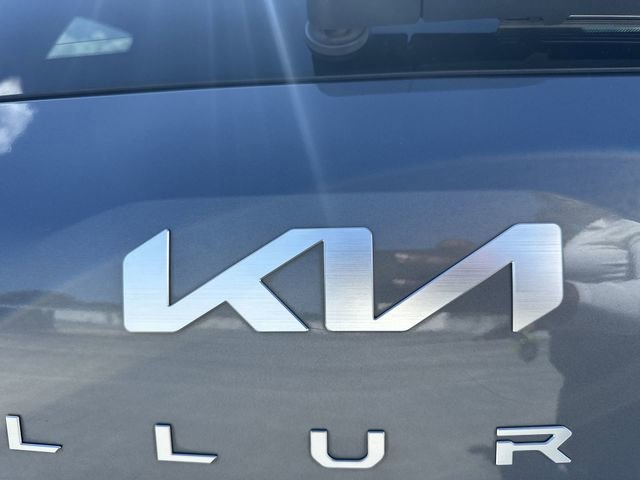 Used 2024 Kia Telluride EX w/ EX Captain's Chair Package image 12