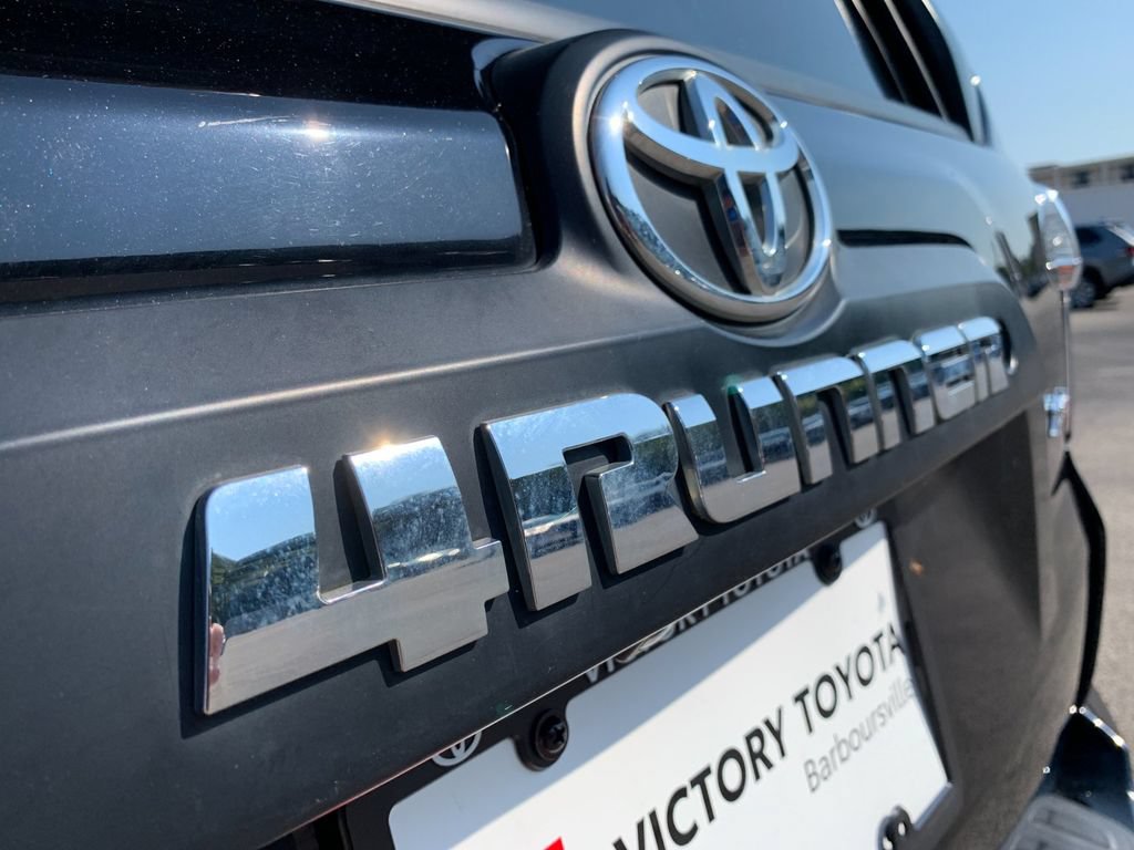 Used 2018 Toyota 4Runner TRD Off-Road AWD/4WD image 35