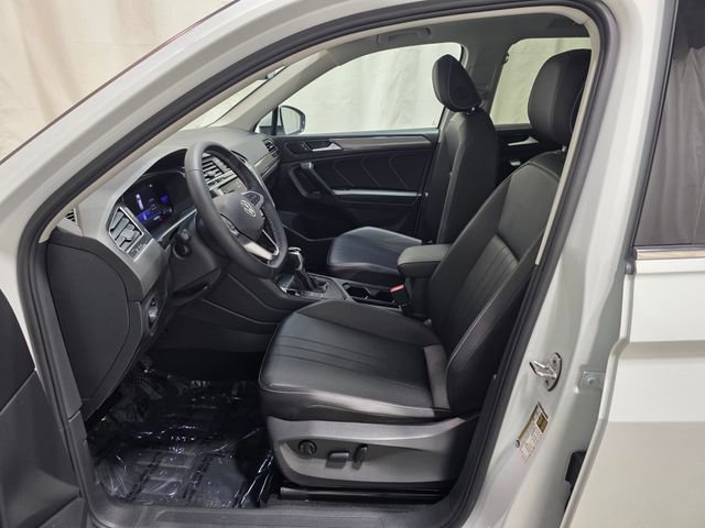 Certified 2022 Volkswagen Tiguan SE image 13