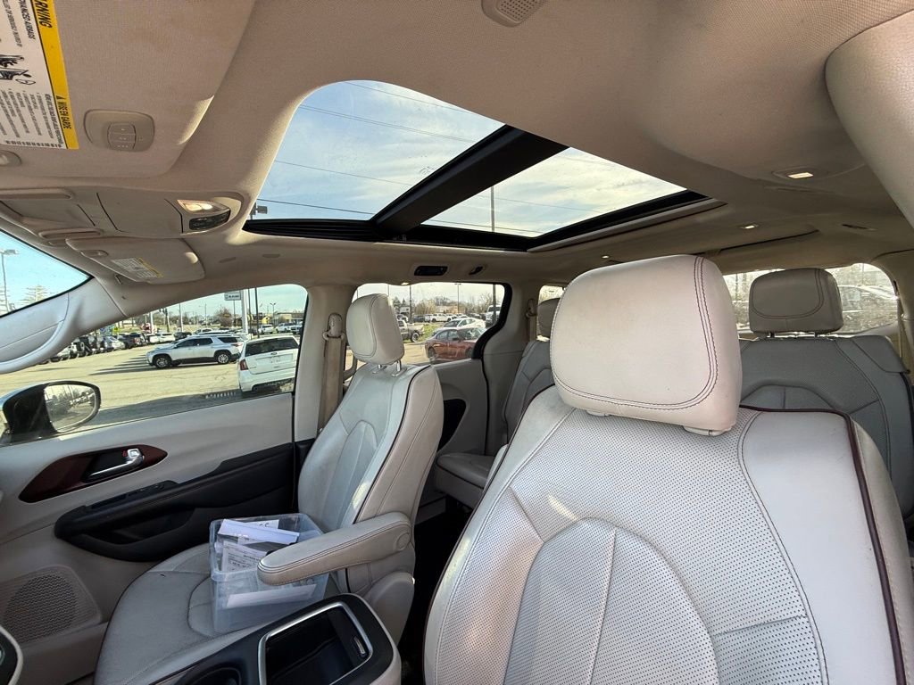 Used 2020 Chrysler Pacifica Limited image 13