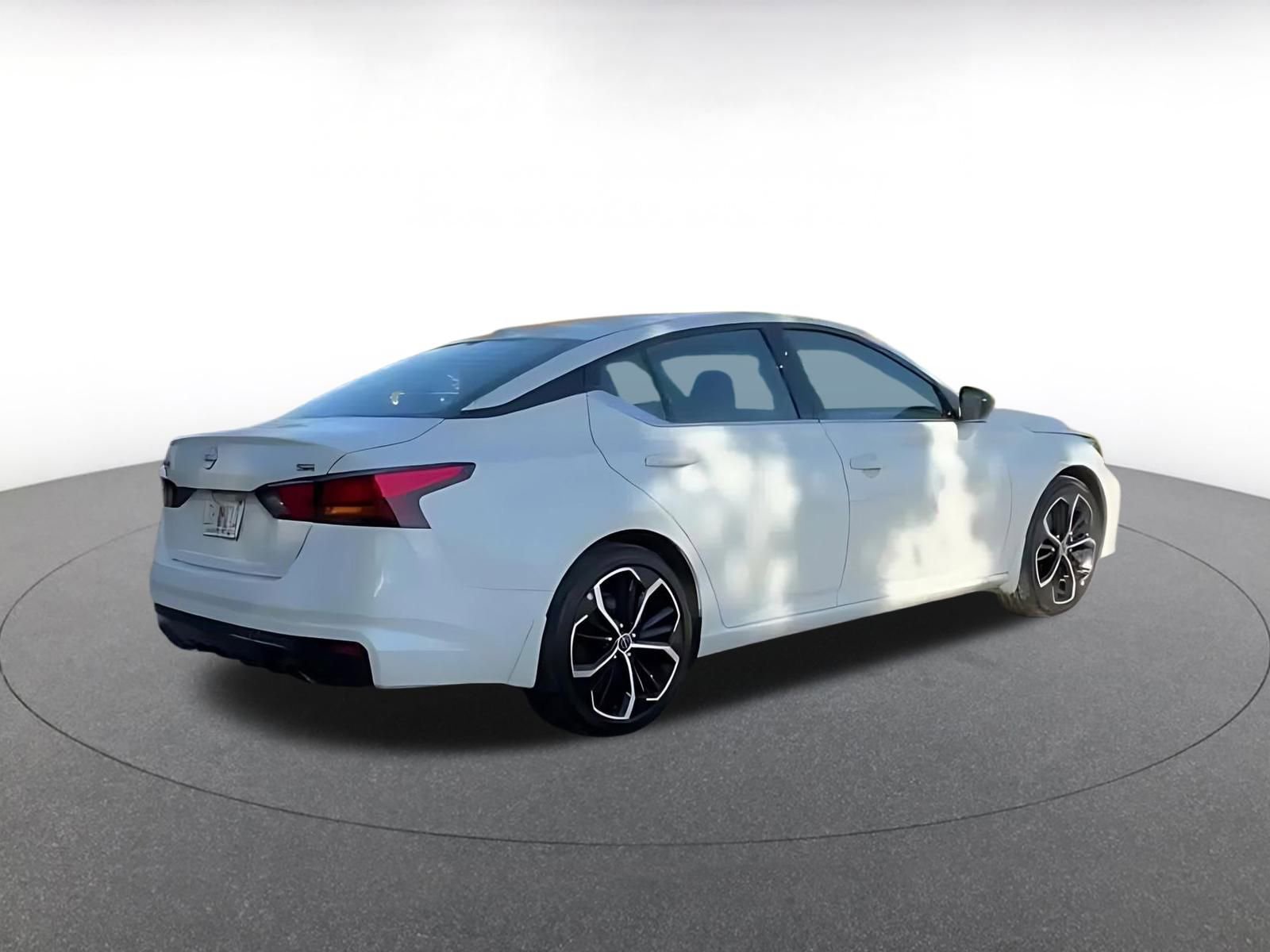 Used 2025 Nissan Altima 2.5 SR image 14