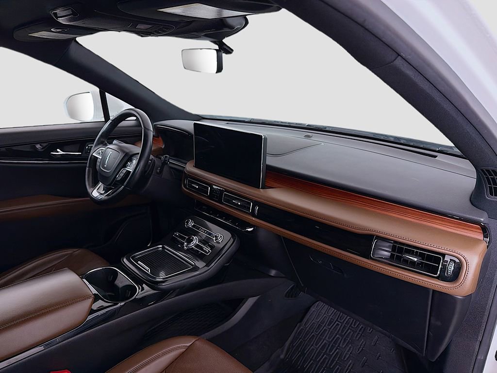 Used 2022 Lincoln Nautilus Reserve w/ Luxury Package image 21