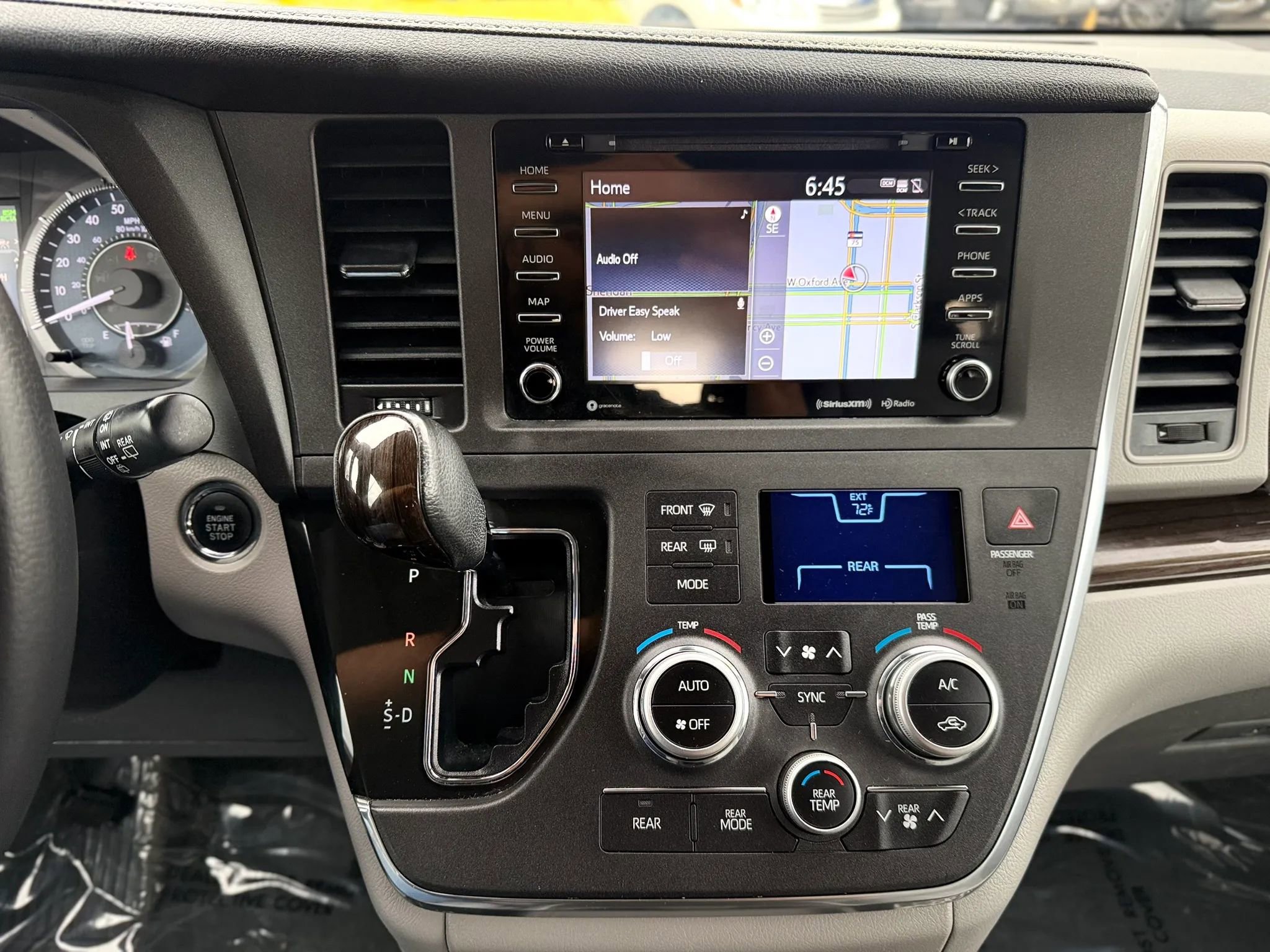 Used 2018 Toyota Sienna XLE w/ XLE Navigation Package FWD image 30