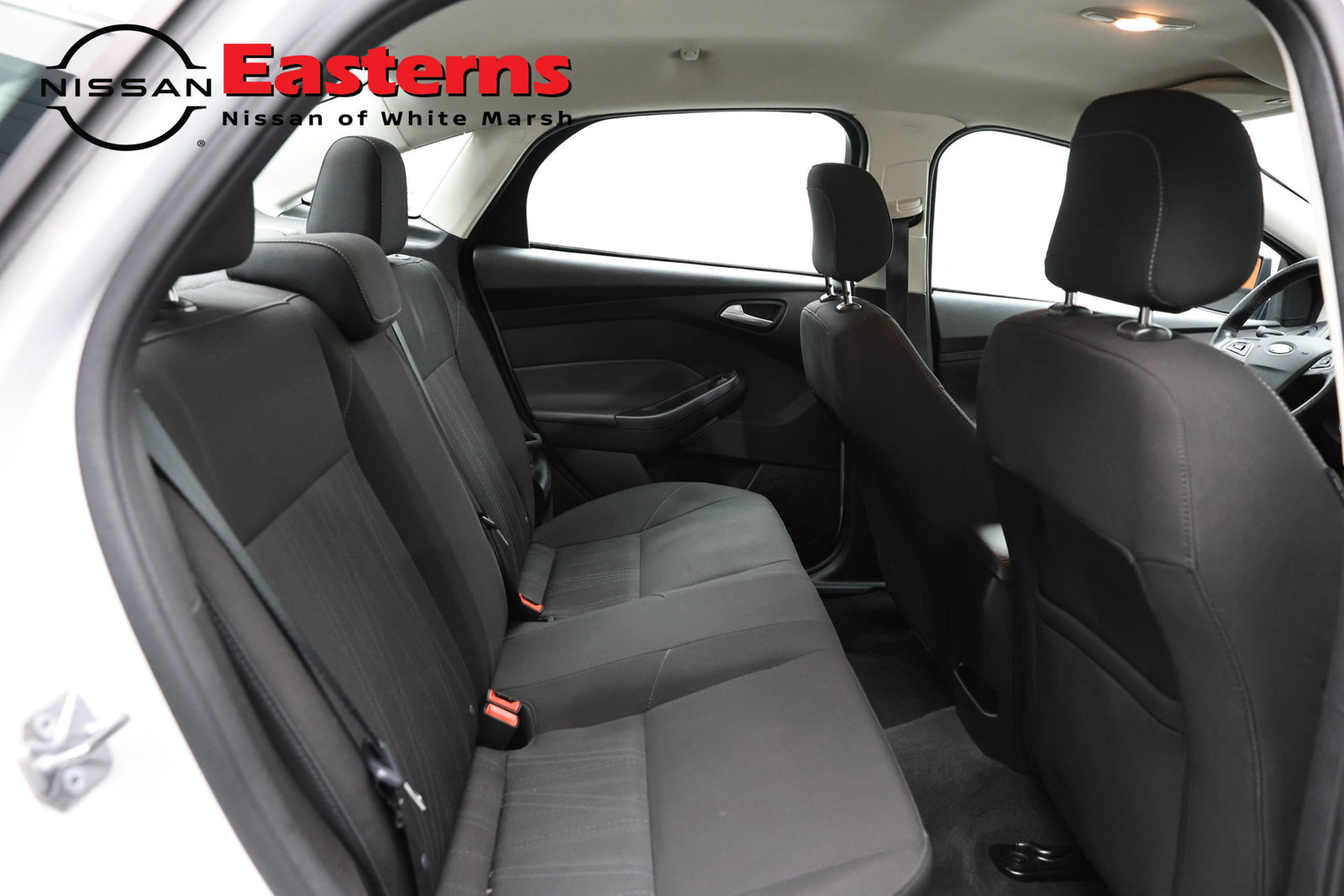 Used 2018 Ford Focus SE w/ Cold Weather Package FWD image 22