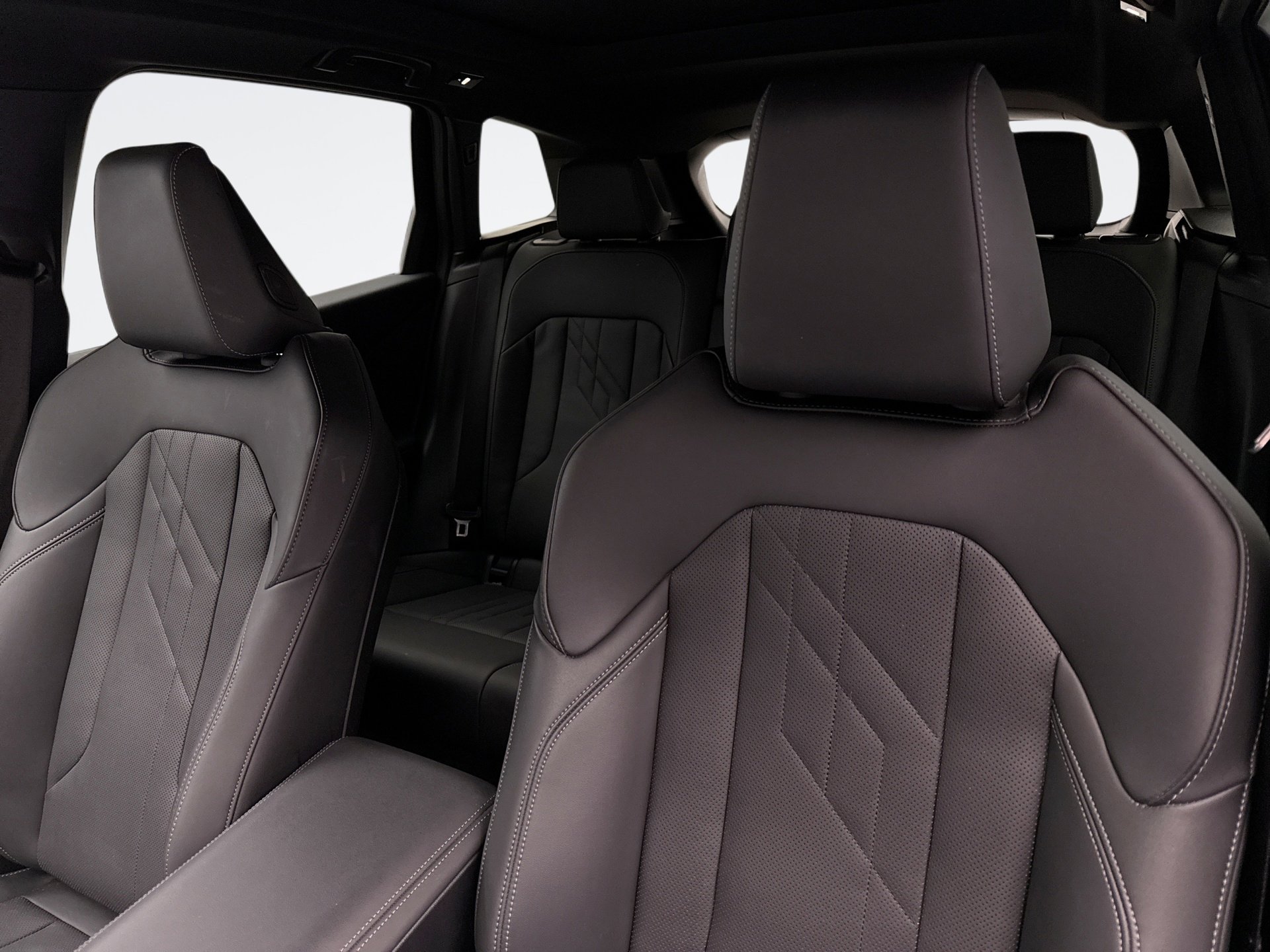 Used 2025 BMW X3 xDrive30i w/ Premium Package image 13