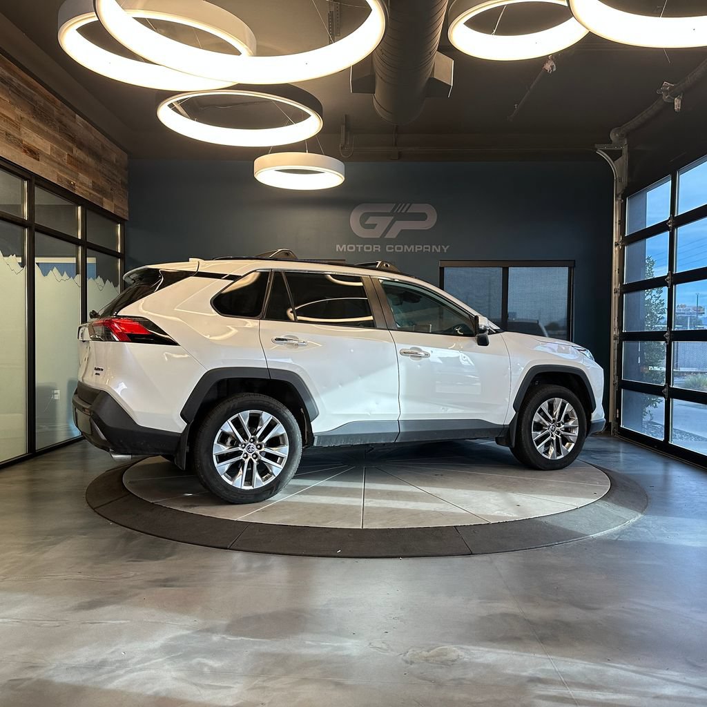Used 2021 Toyota RAV4 Limited AWD/4WD image 3