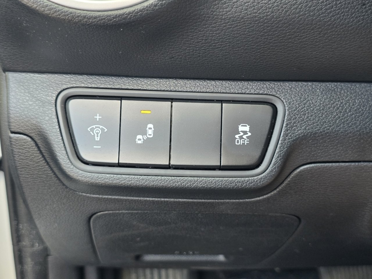 Used 2023 Kia Forte LXS w/ LXS Technology Package FWD image 22