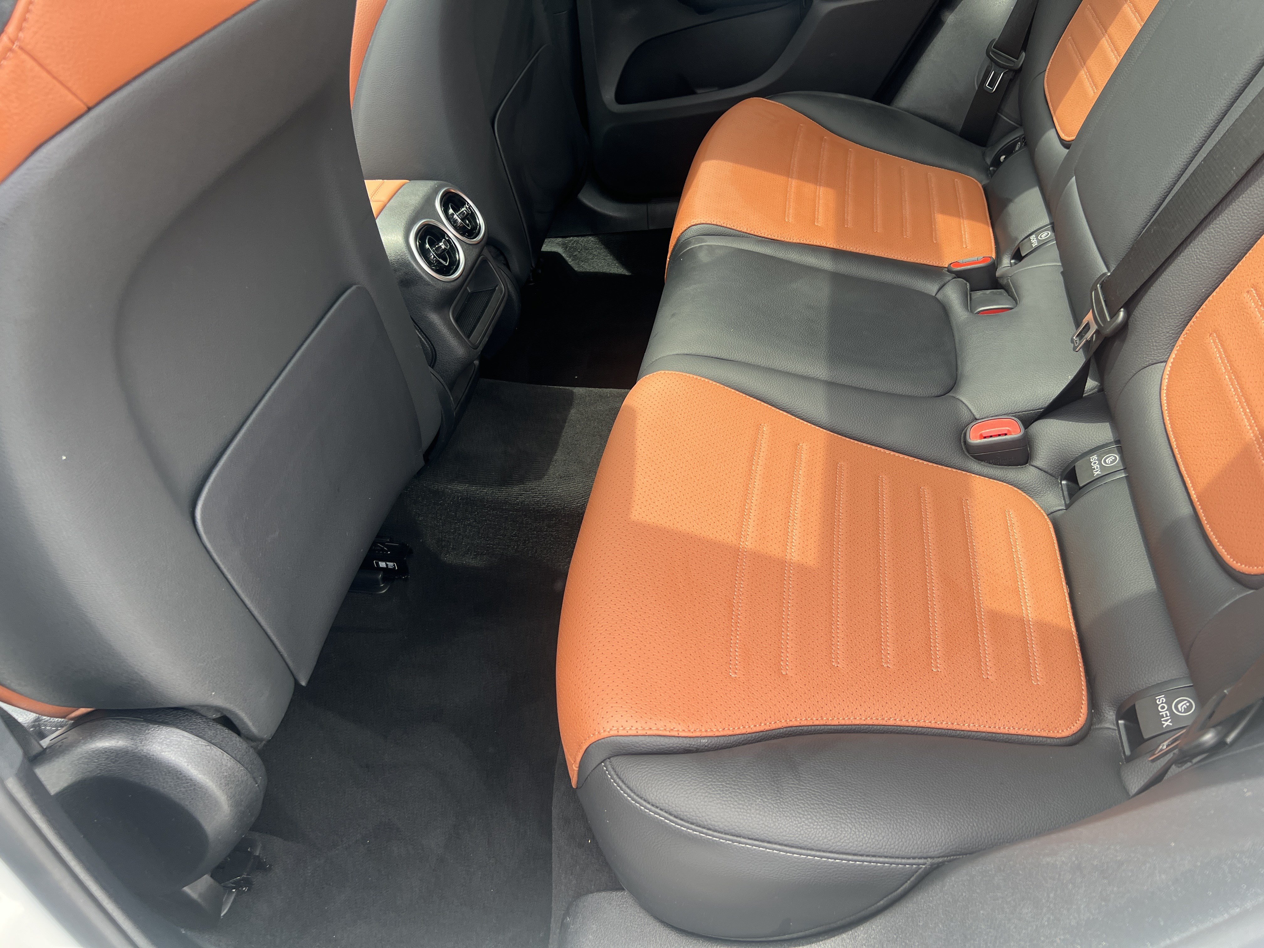 Certified 2025 Mercedes-Benz GLC 300 4MATIC image 32