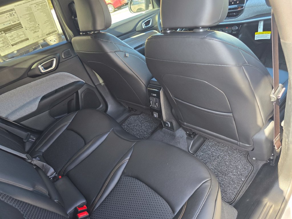 New 2026 Jeep Compass Latitude AWD/4WD image 26