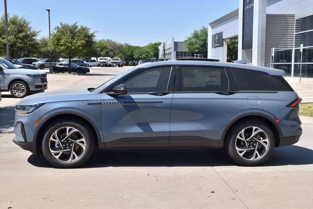 New 2026 Lincoln Nautilus Premier w/ Equipment Group 102A AWD/4WD image 18