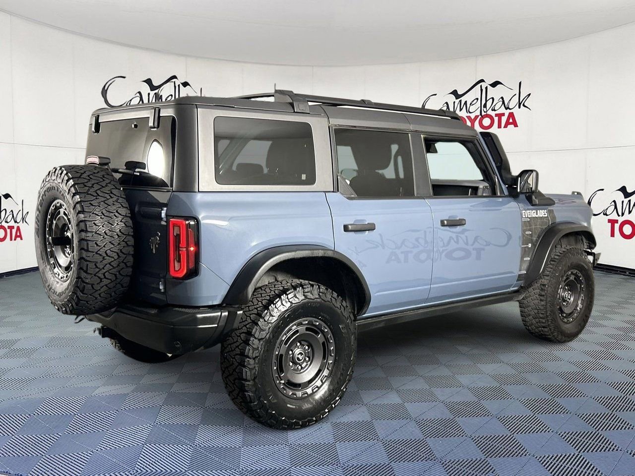 Used 2023 Ford Bronco Everglades image 7