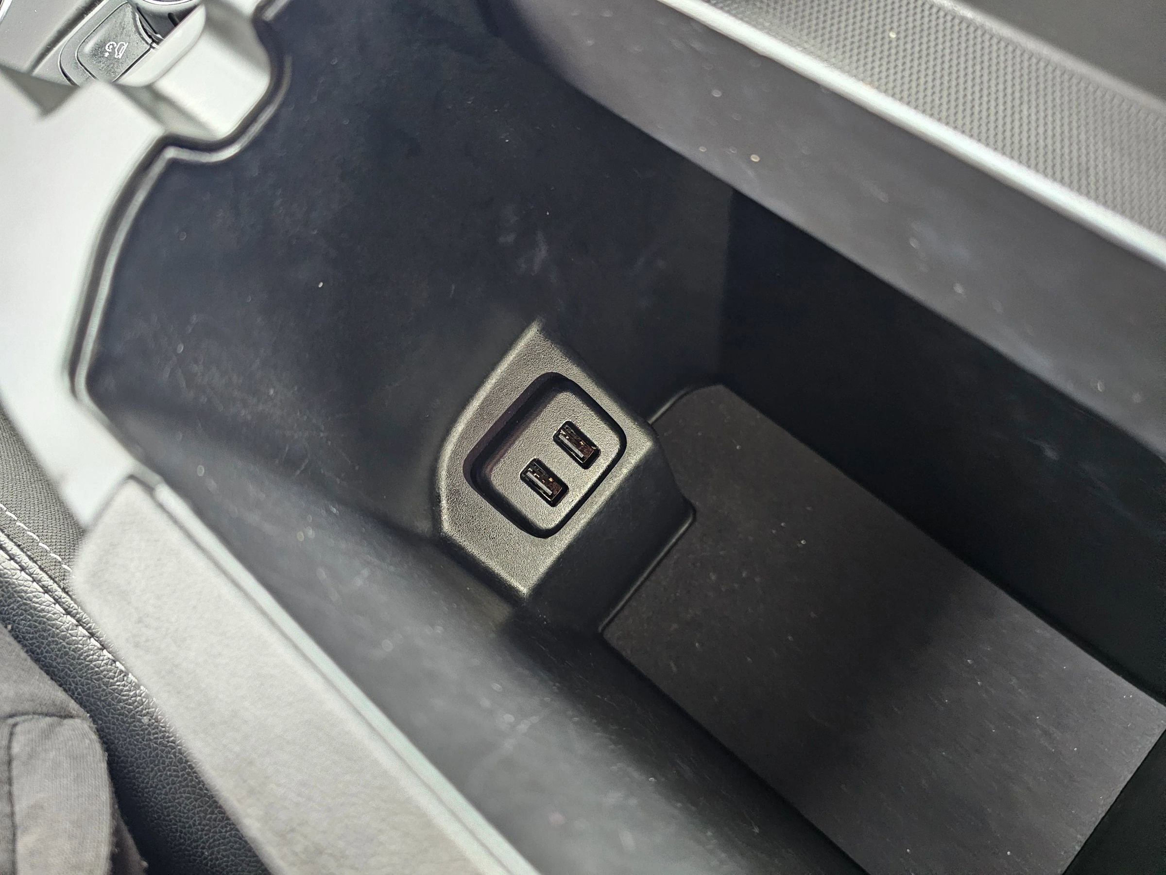 Used 2023 GMC Terrain SLT w/ Infotainment Package II image 30