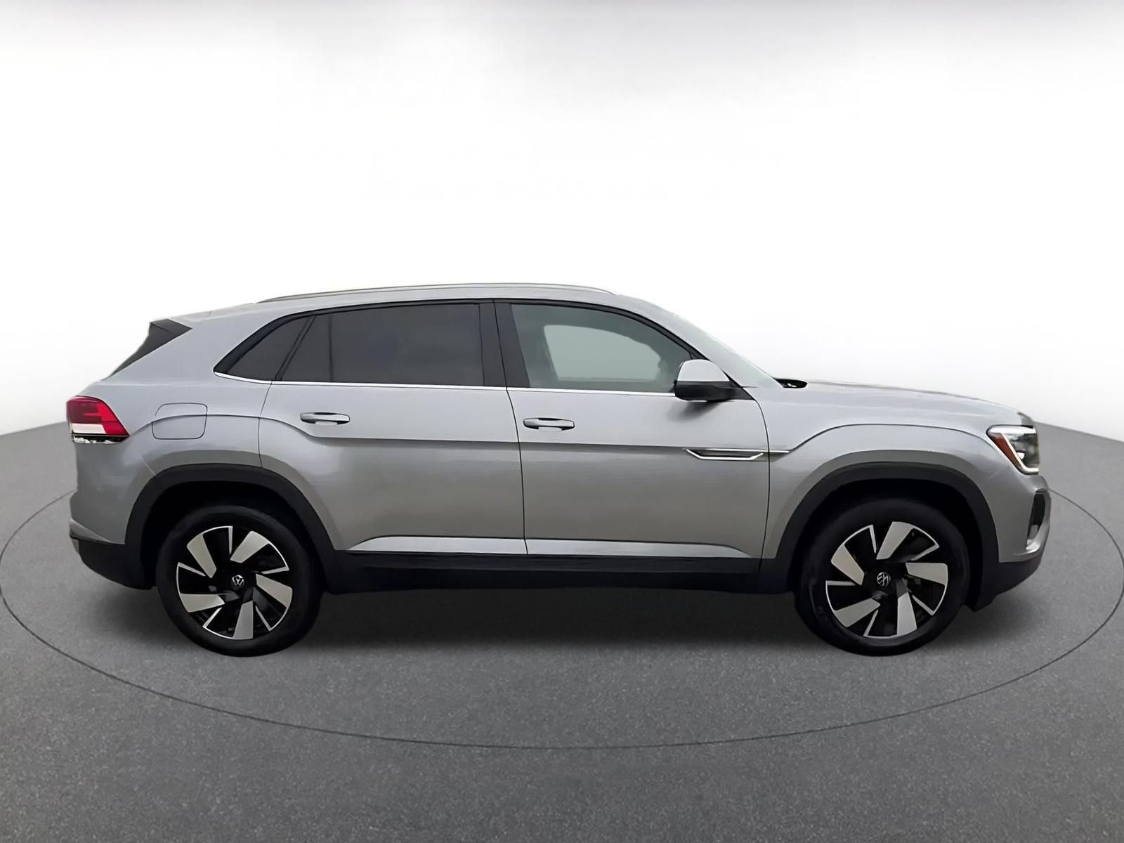 Used 2026 Volkswagen Atlas Cross Sport SE AWD/4WD image 16