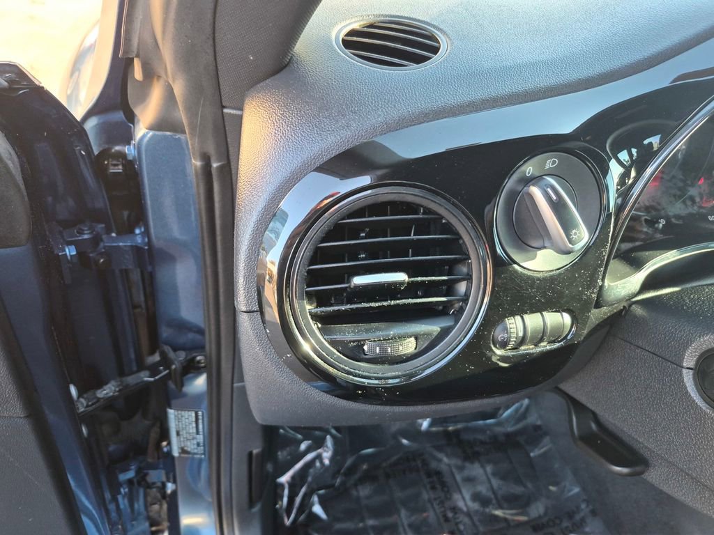 Used 2017 Volkswagen Beetle 1.8T Classic image 19