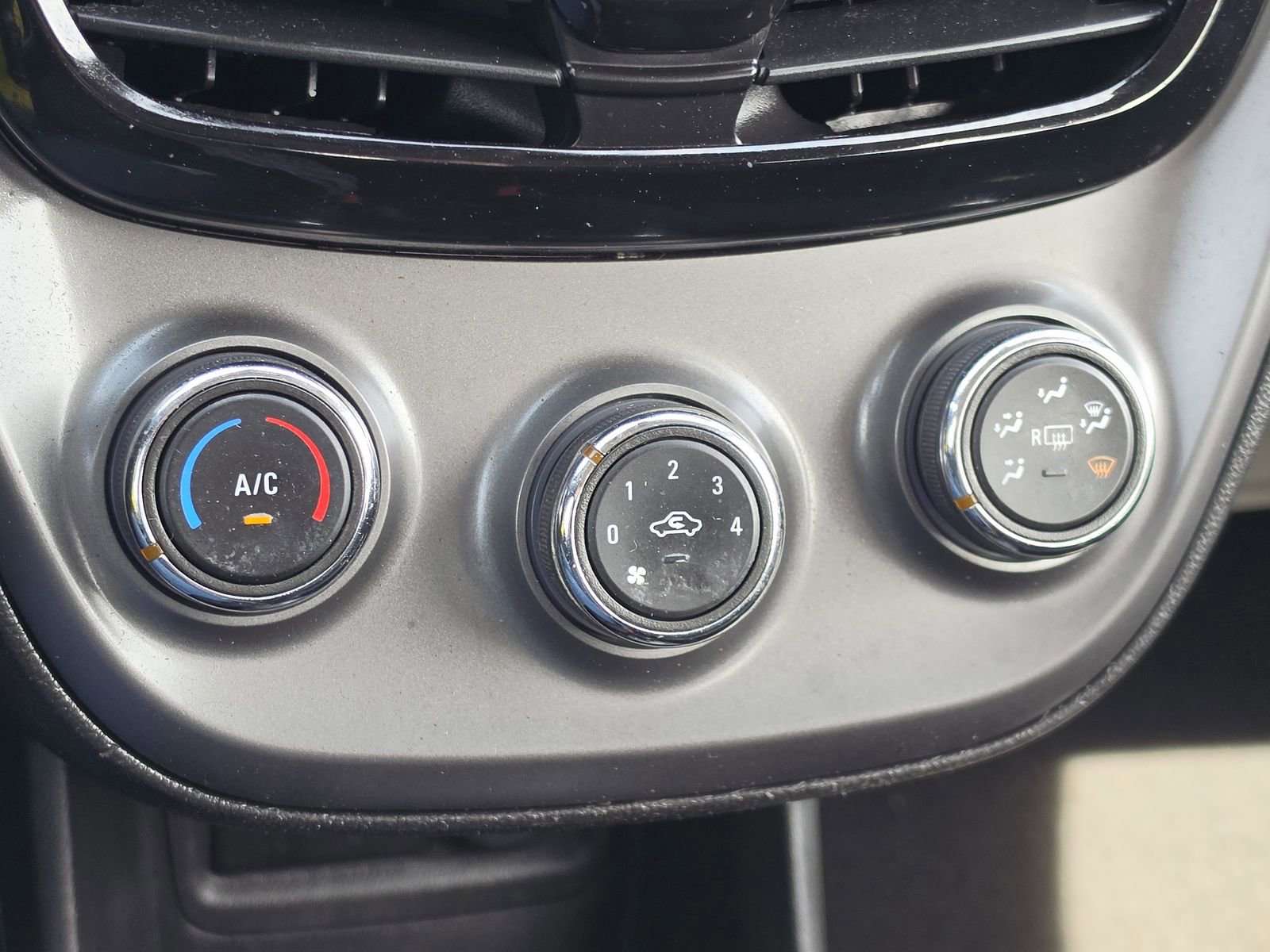 Used 2019 Chevrolet Spark LS image 30