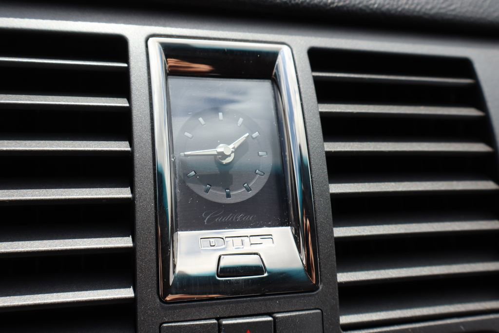 Used 2008 Cadillac DTS image 14