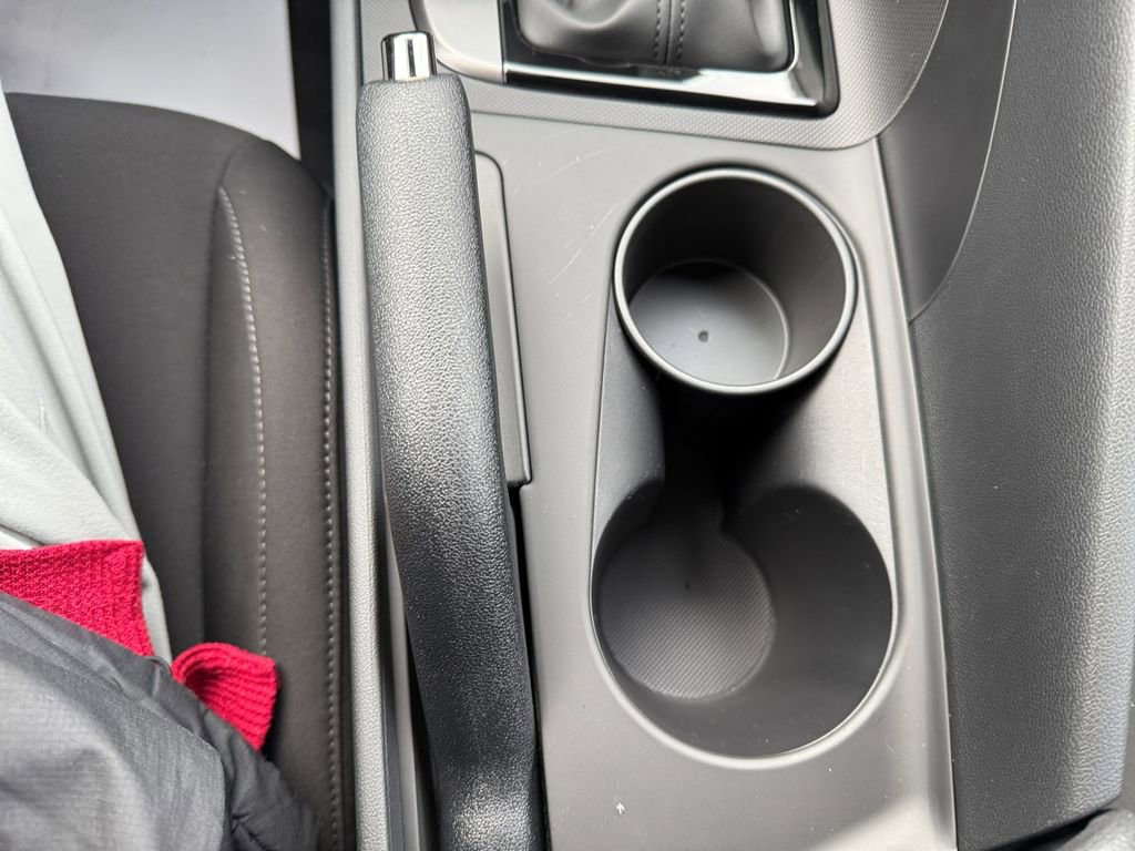 Certified 2025 Hyundai Elantra Sport image 23