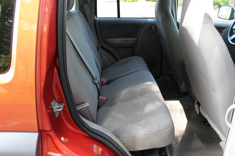 Used 2002 Jeep Liberty Sport AWD/4WD image 16