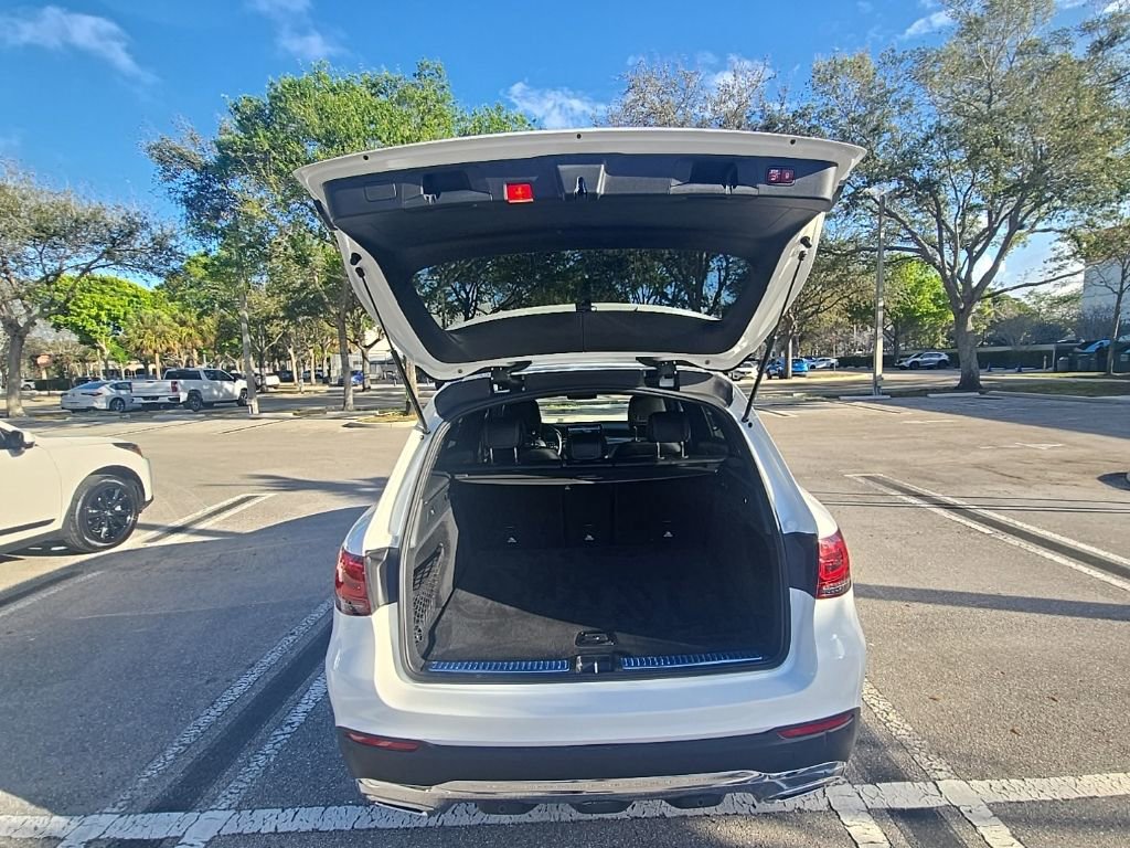 Used 2022 Mercedes-Benz GLC 300 4MATIC w/ Multimedia Package Lite image 28