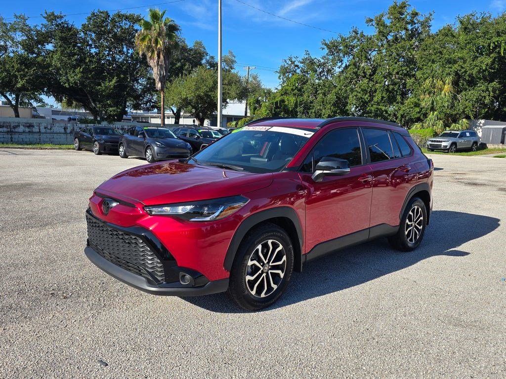 Used 2025 Toyota Corolla Cross AWD Hybrid w/ Moonroof Package image 2