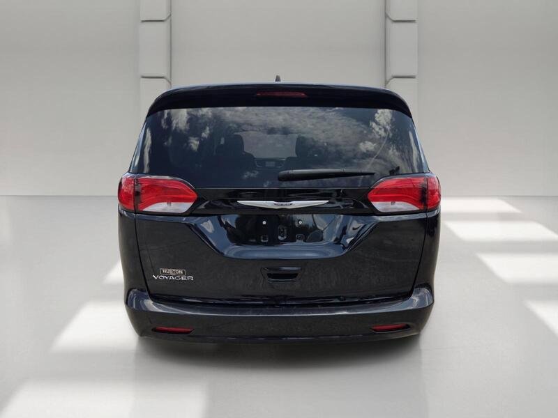 Certified 2023 Chrysler Voyager LX FWD image 4