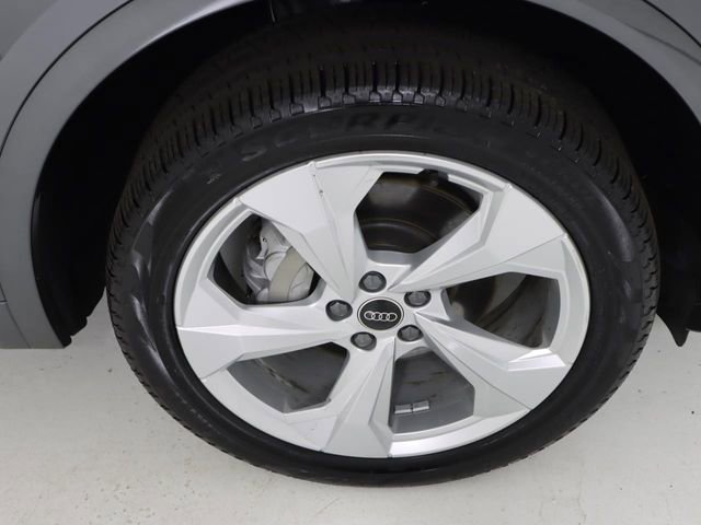 Certified 2025 Audi Q5 2.0T Premium Plus w/ Premium Plus Package image 9