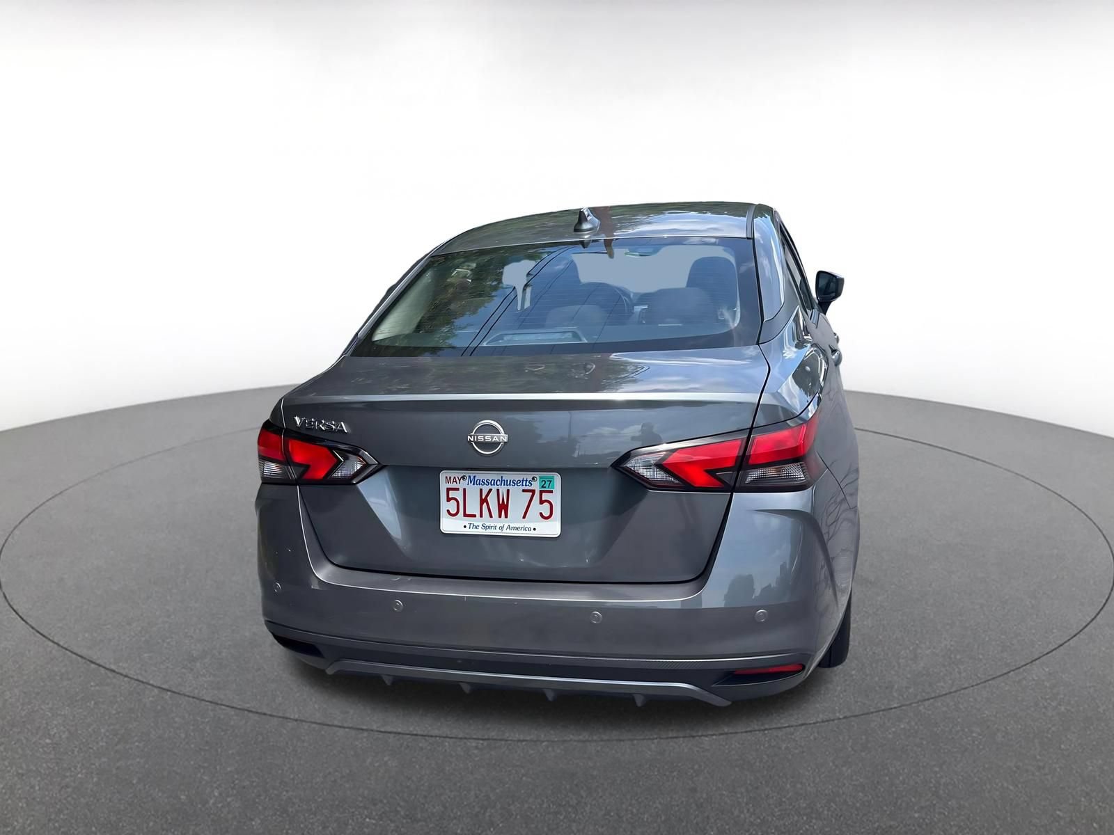 Used 2025 Nissan Versa SV FWD image 9