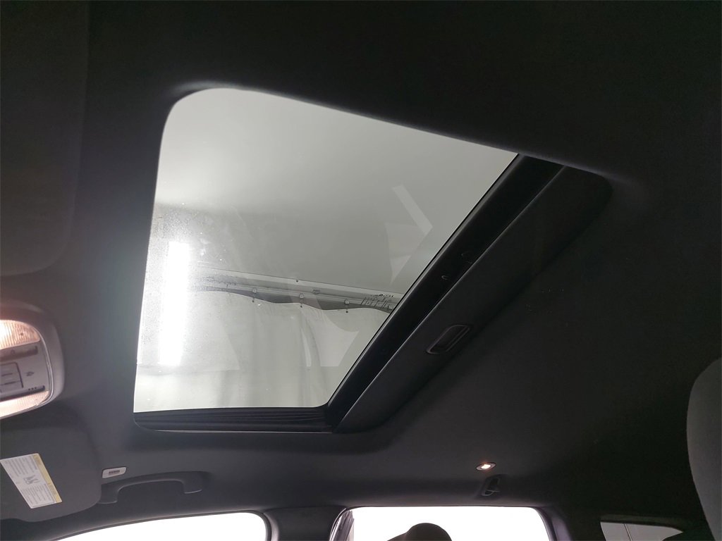 Used 2019 Jeep Grand Cherokee Laredo image 33