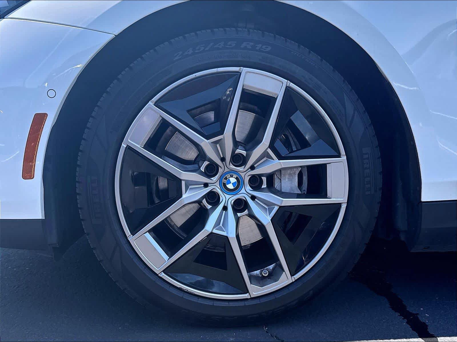 Certified 2024 BMW i5 eDrive40i w/ M Sport Package RWD image 34