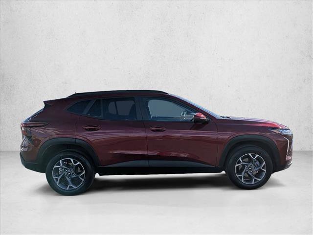 Used 2025 Chevrolet Trax LT image 4