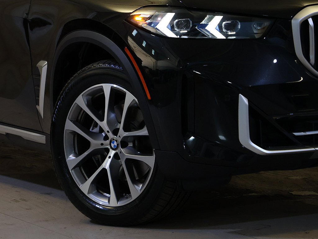Certified 2026 BMW X5 xDrive40i AWD/4WD image 3