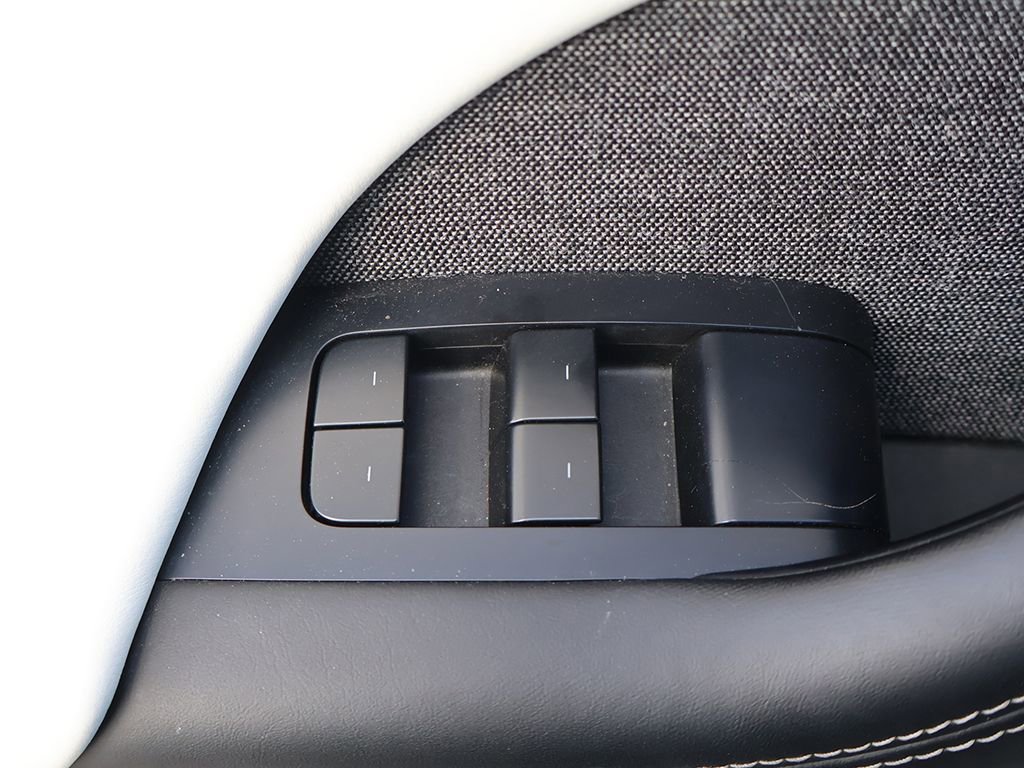 Used 2022 Tesla Model X AWD/4WD image 39