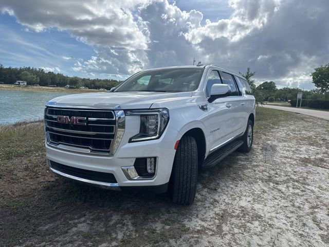 Certified 2022 GMC Yukon XL SLT w/ SLT Luxury Package image 3