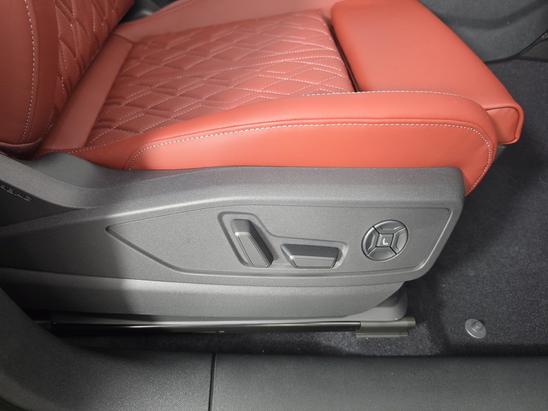 New 2026 Audi SQ5 Premium Plus AWD/4WD image 33