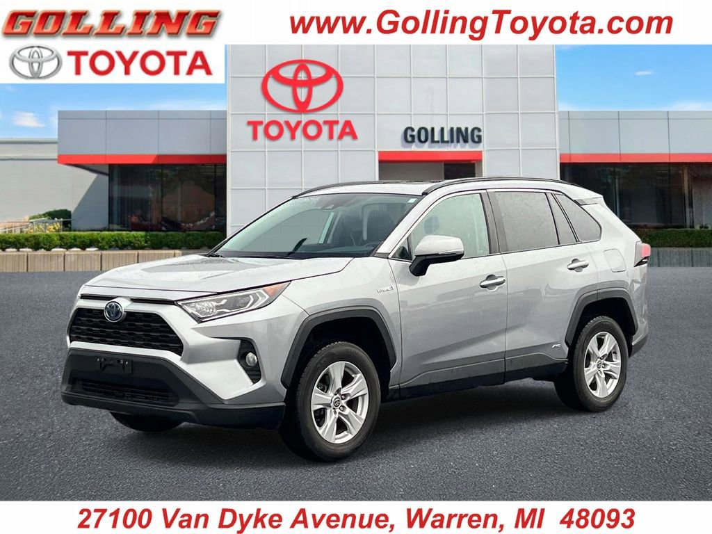 Used 2021 Toyota RAV4 XLE w/ Convenience Package image 1