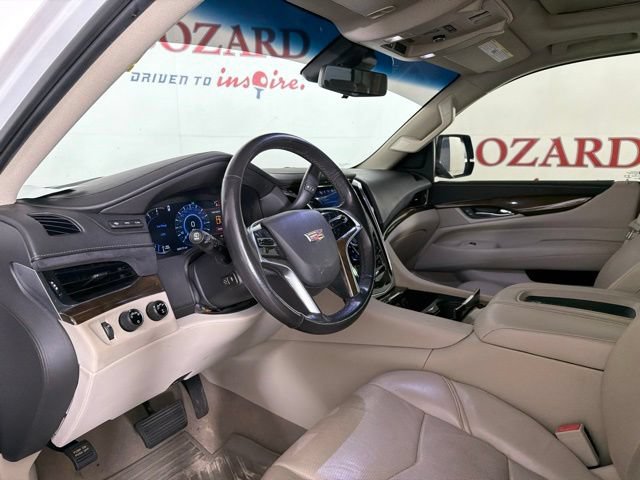 Used 2018 Cadillac Escalade Luxury AWD/4WD image 12