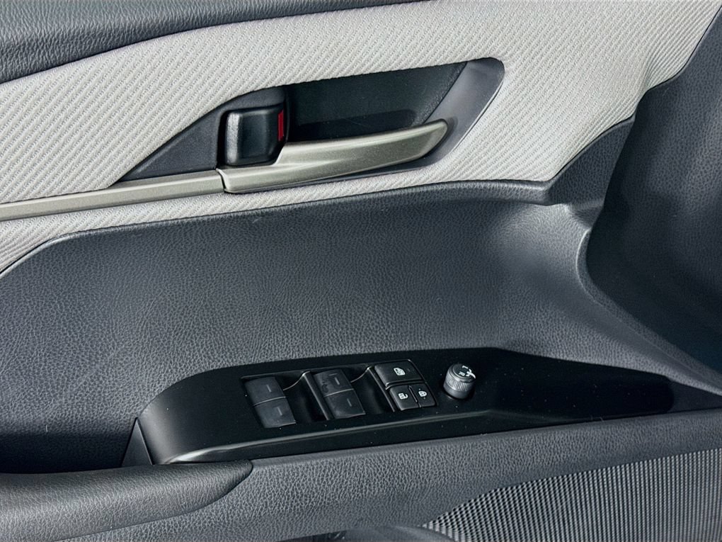 Used 2026 Toyota Camry SE FWD image 23