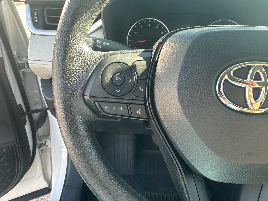 Used 2022 Toyota RAV4 XLE w/ Convenience Package AWD/4WD image 16