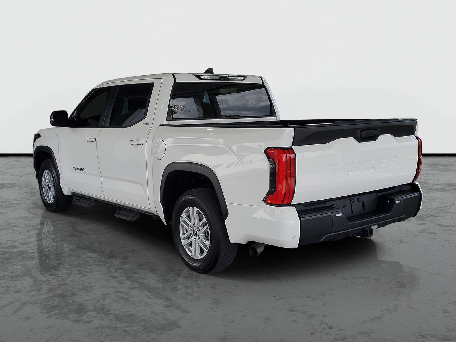 Used 2024 Toyota Tundra SR5 w/ SR5 Premium Package image 4