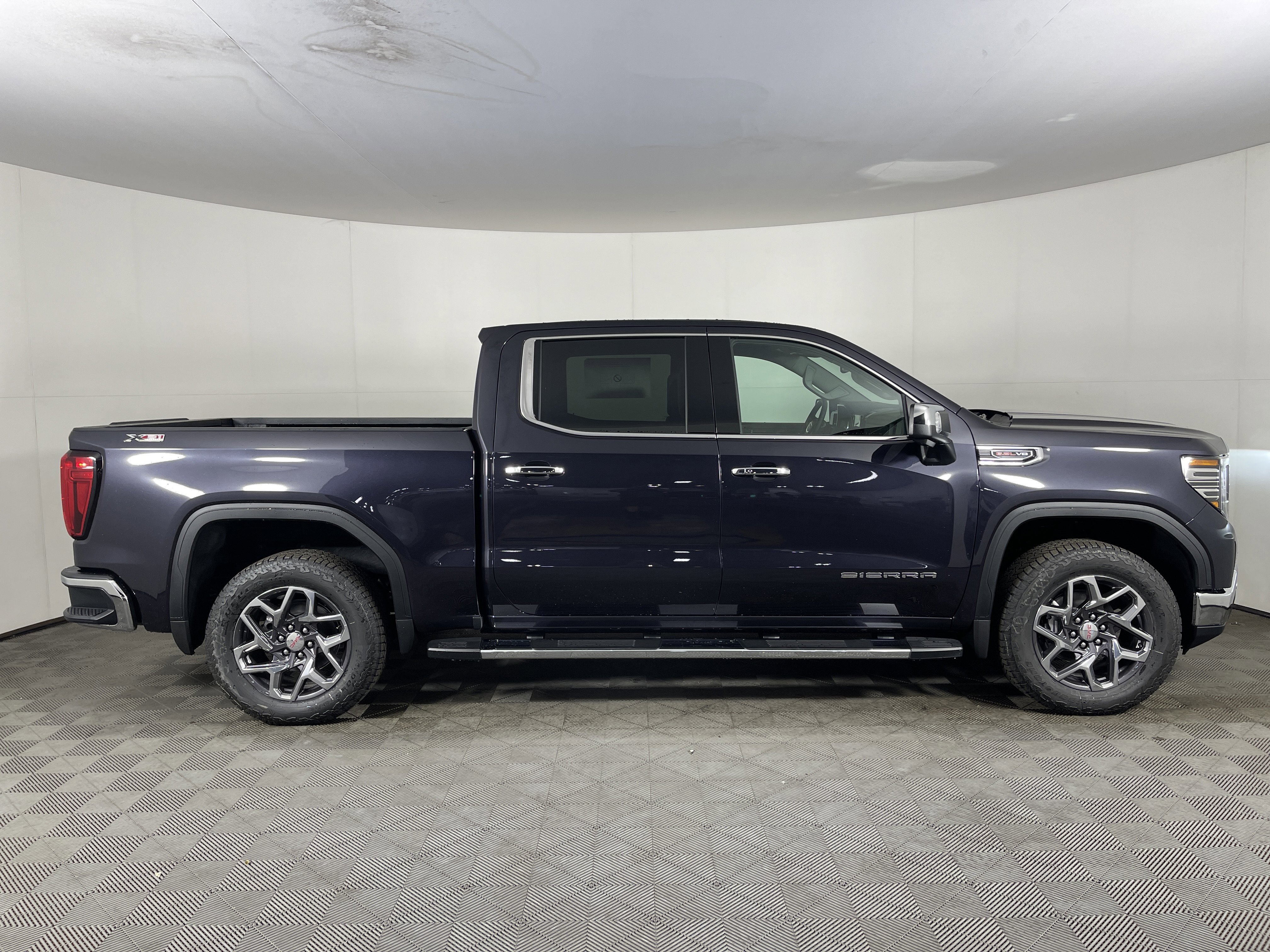 New 2026 GMC Sierra 1500 SLT w/ SLT Premium Plus Package image 5